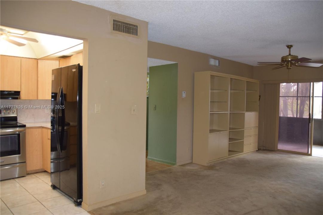 Recently Sold: $145,000 (1 beds, 1 baths, 810 Square Feet)