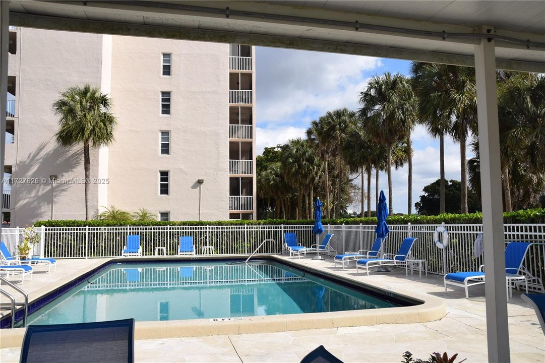 Recently Sold: $145,000 (1 beds, 1 baths, 810 Square Feet)