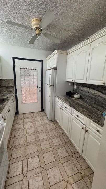 En Venta: $150,000 (2 camas, 2 baños, 902 Pies cuadrados)