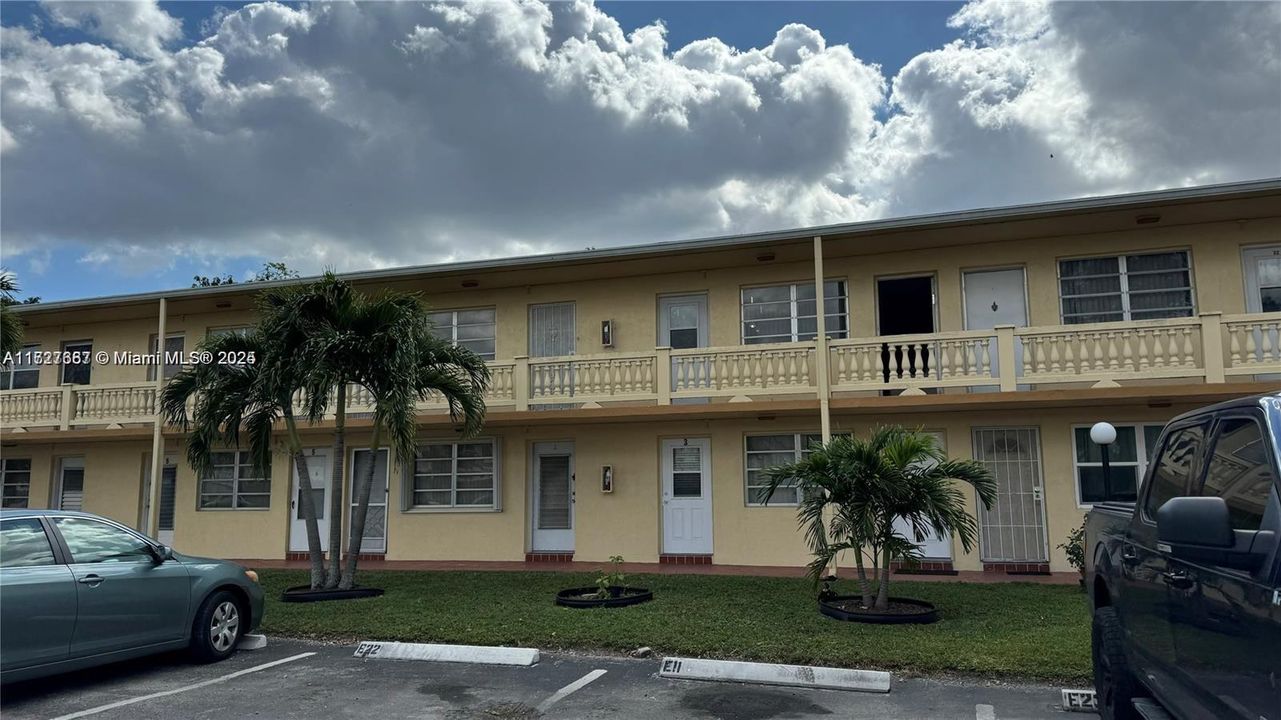 En Venta: $150,000 (2 camas, 2 baños, 902 Pies cuadrados)