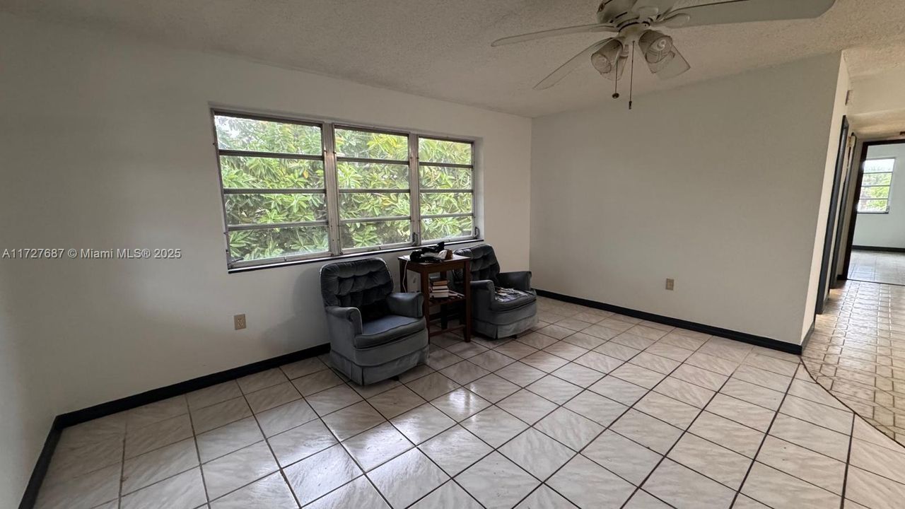 En Venta: $150,000 (2 camas, 2 baños, 902 Pies cuadrados)