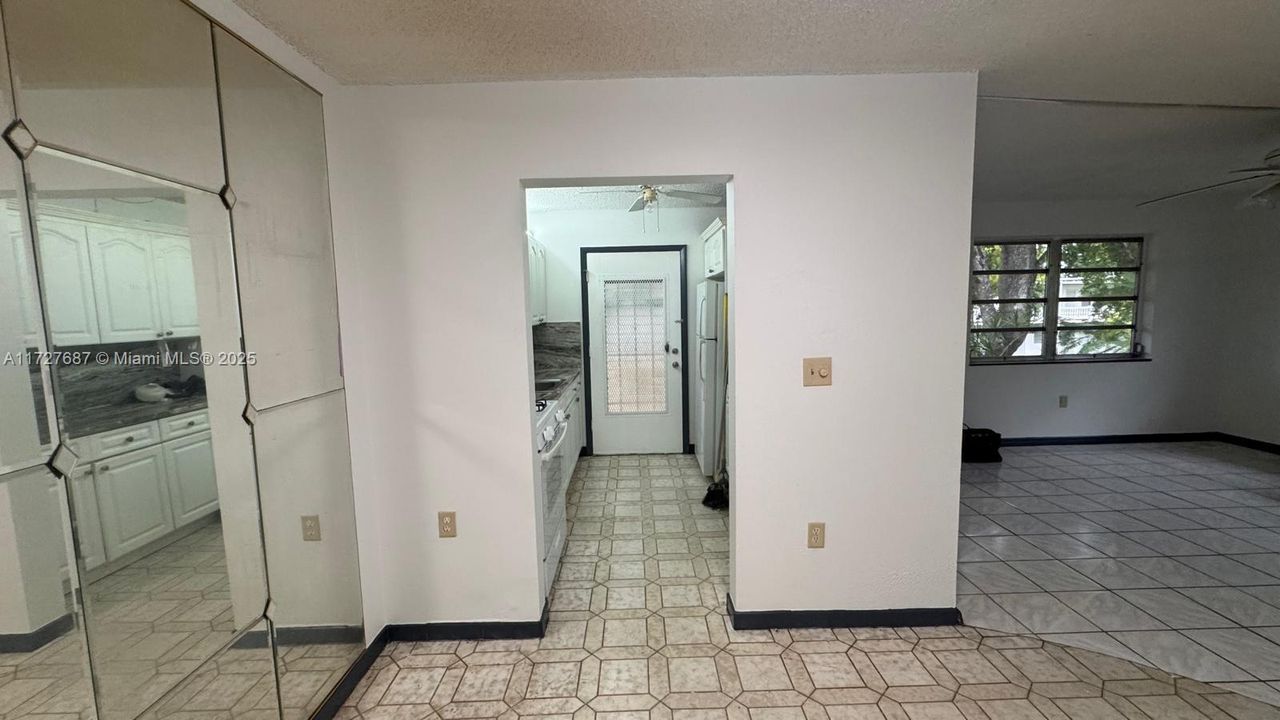 En Venta: $150,000 (2 camas, 2 baños, 902 Pies cuadrados)