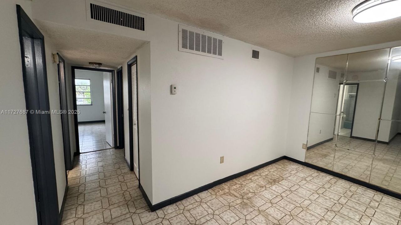 En Venta: $150,000 (2 camas, 2 baños, 902 Pies cuadrados)