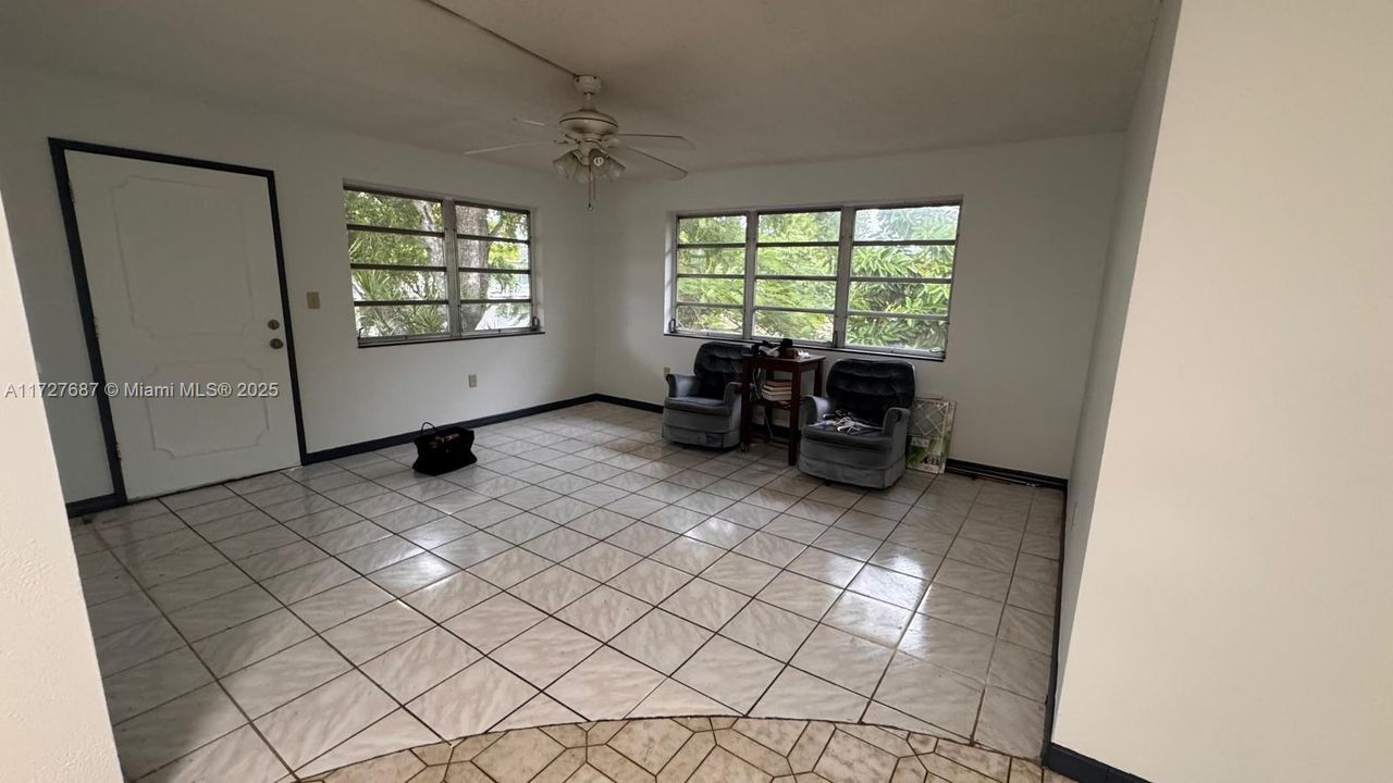 En Venta: $150,000 (2 camas, 2 baños, 902 Pies cuadrados)