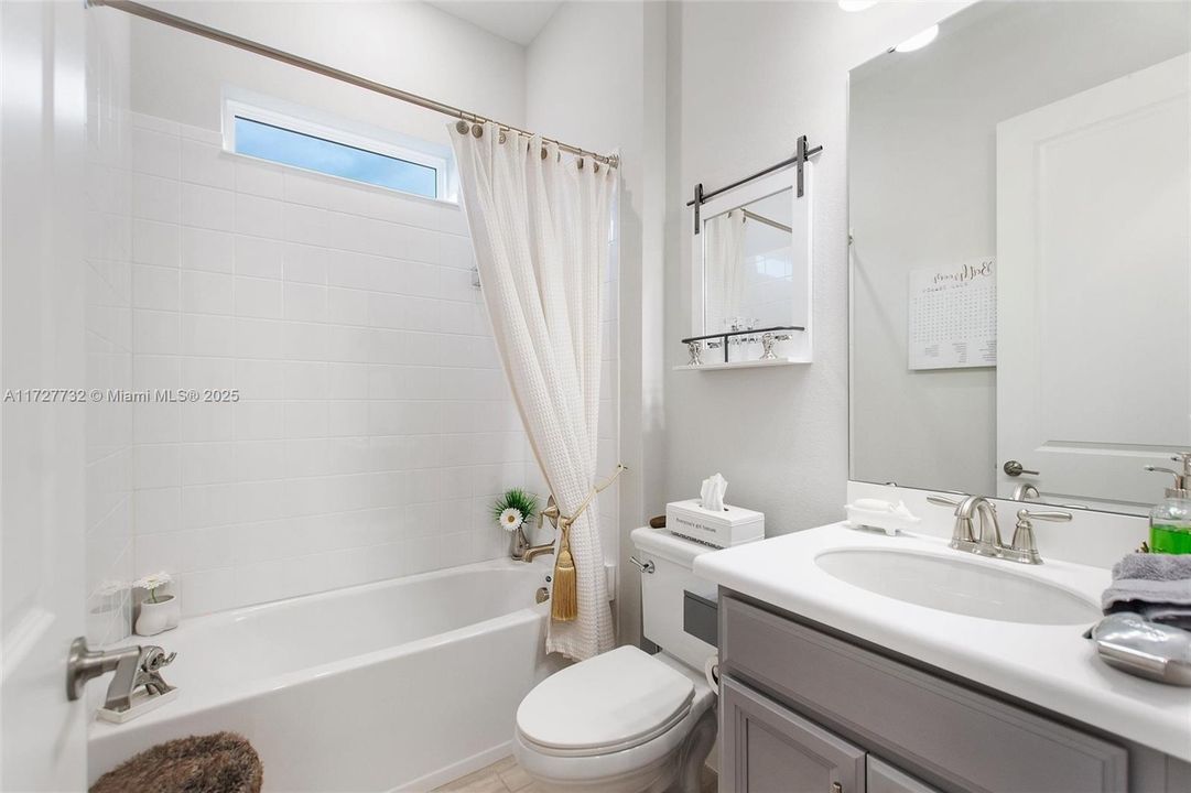 Recently Sold: $482,000 (3 beds, 3 baths, 2274 Square Feet)
