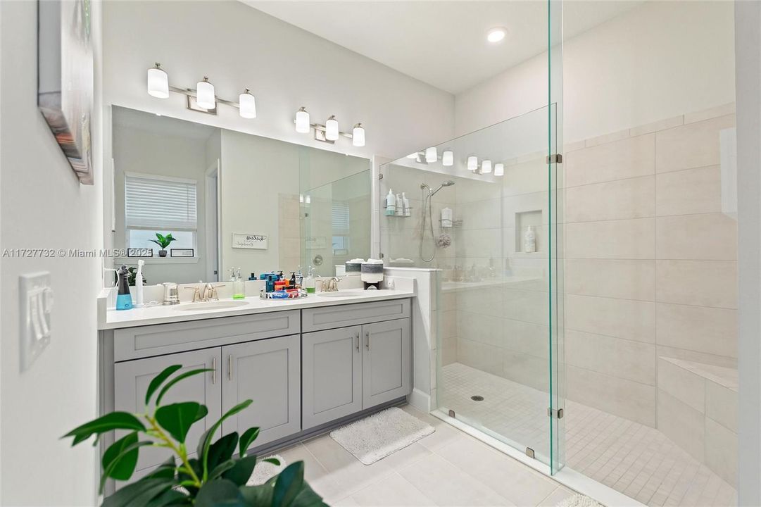 Recently Sold: $482,000 (3 beds, 3 baths, 2274 Square Feet)