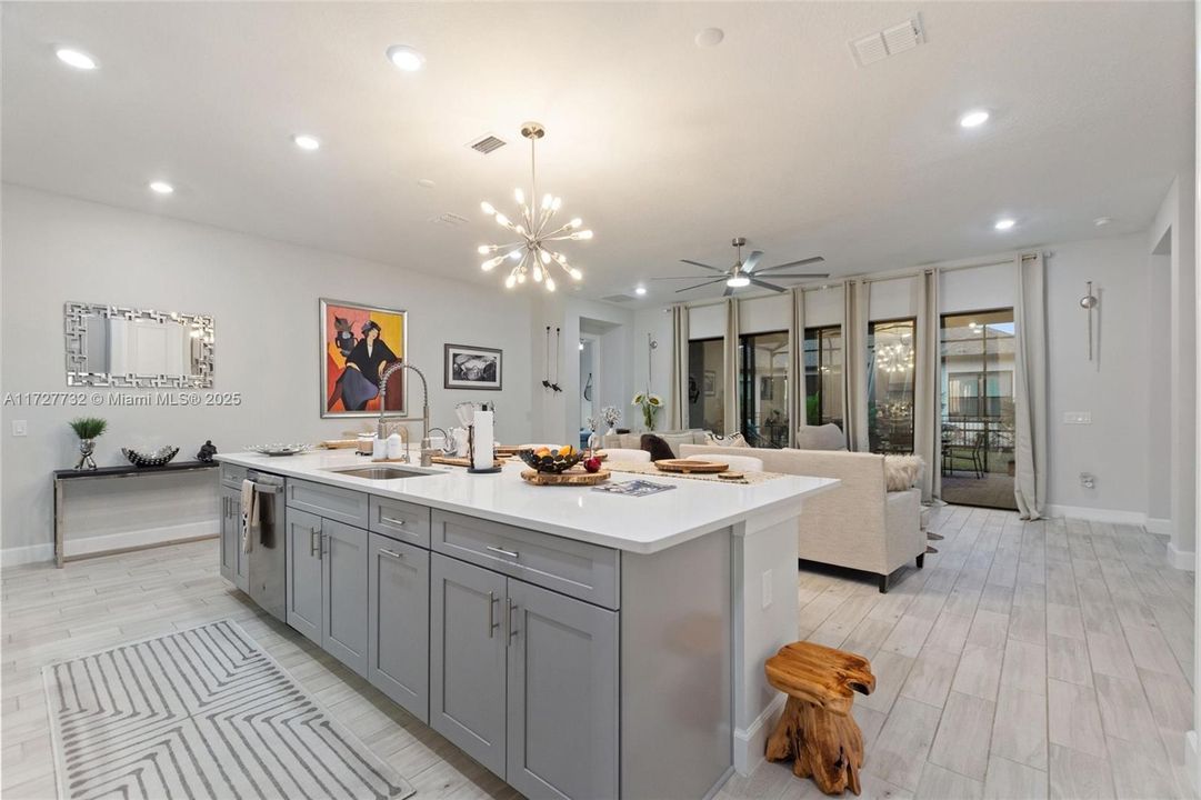Recently Sold: $482,000 (3 beds, 3 baths, 2274 Square Feet)