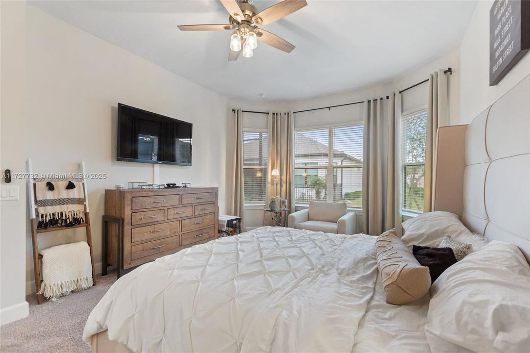 Recently Sold: $482,000 (3 beds, 3 baths, 2274 Square Feet)