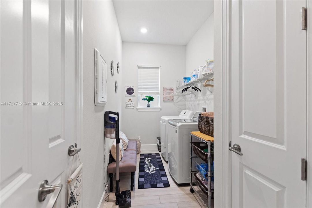Recently Sold: $482,000 (3 beds, 3 baths, 2274 Square Feet)