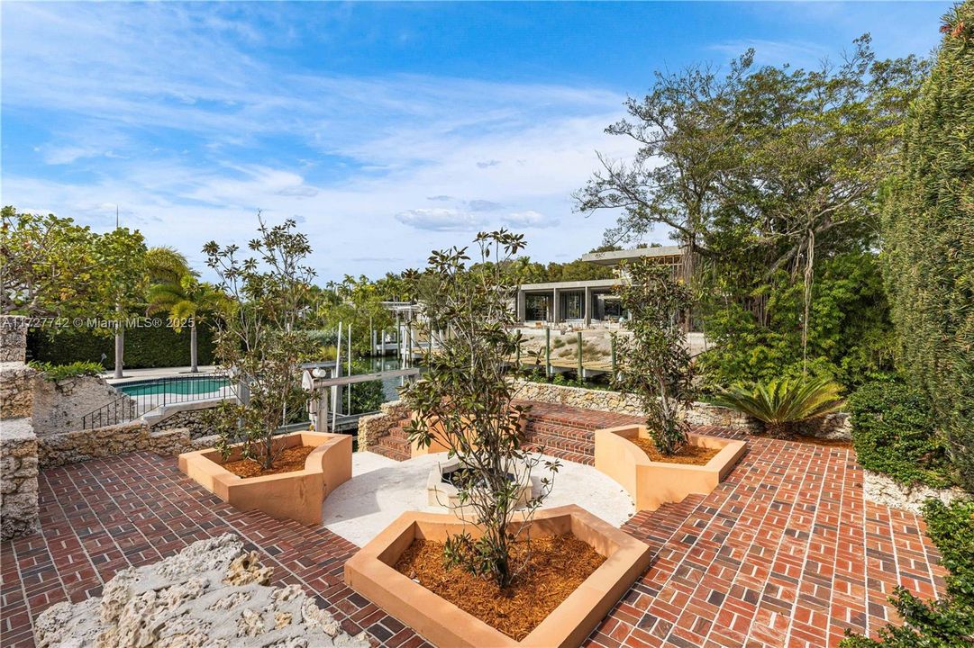 For Sale: $4,999,000 (4 beds, 3 baths, 2654 Square Feet)