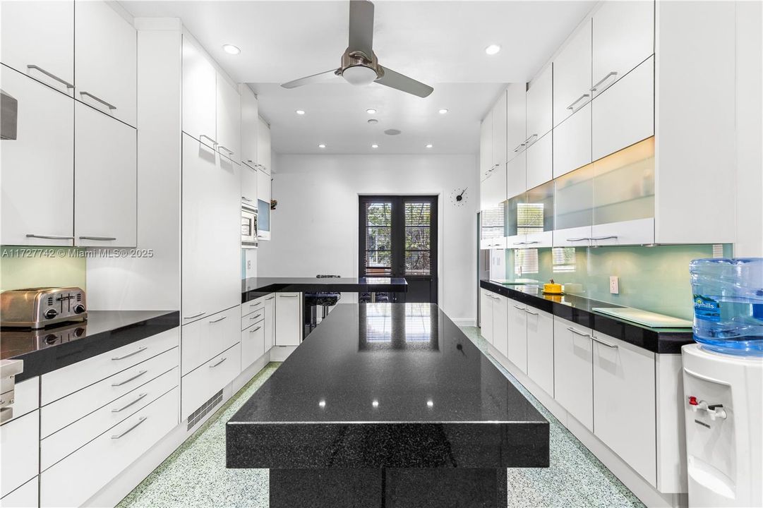 For Sale: $4,999,000 (4 beds, 3 baths, 2654 Square Feet)