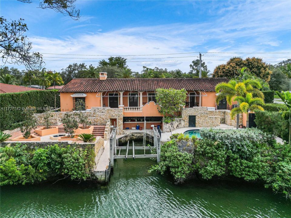 For Sale: $4,999,000 (4 beds, 3 baths, 2654 Square Feet)