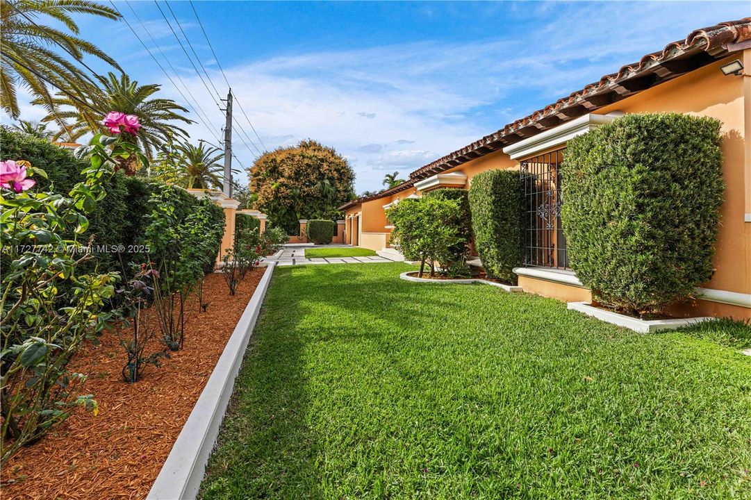 For Sale: $4,999,000 (4 beds, 3 baths, 2654 Square Feet)