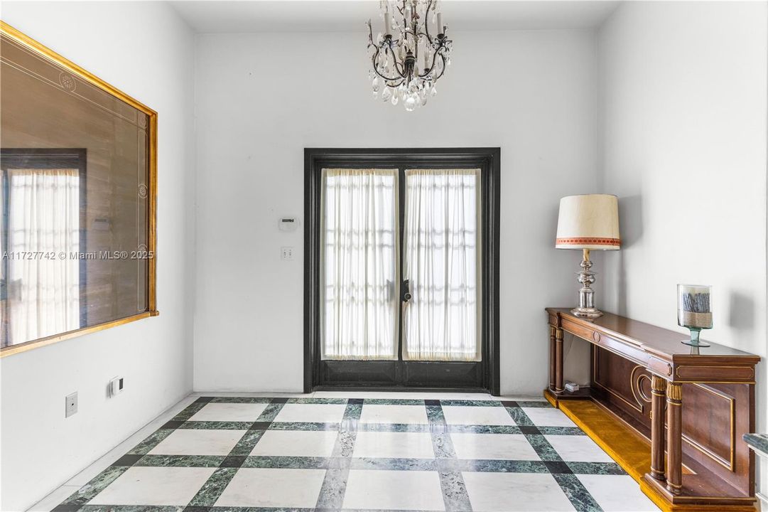 For Sale: $4,999,000 (4 beds, 3 baths, 2654 Square Feet)