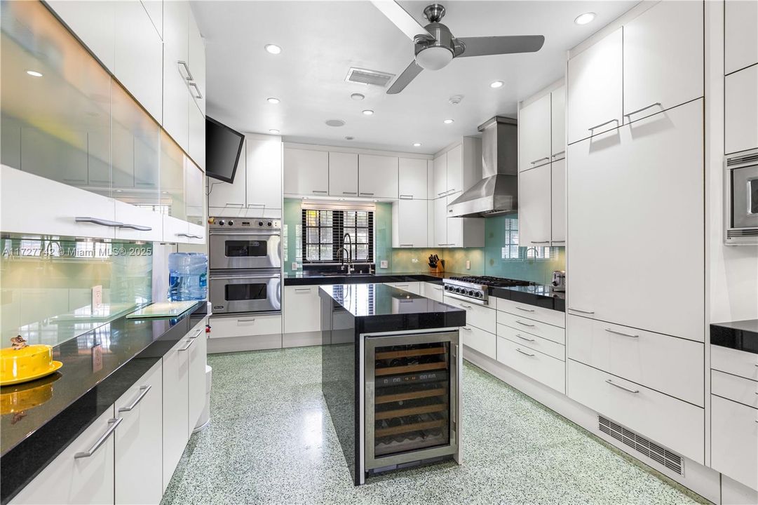 For Sale: $4,999,000 (4 beds, 3 baths, 2654 Square Feet)