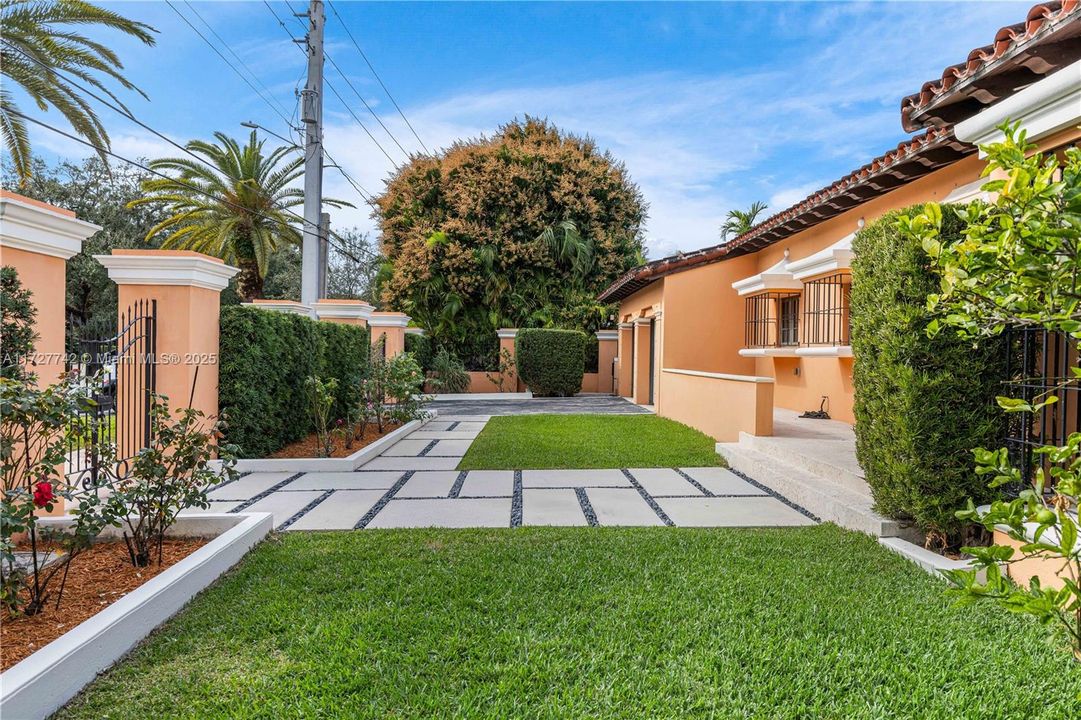 For Sale: $4,999,000 (4 beds, 3 baths, 2654 Square Feet)
