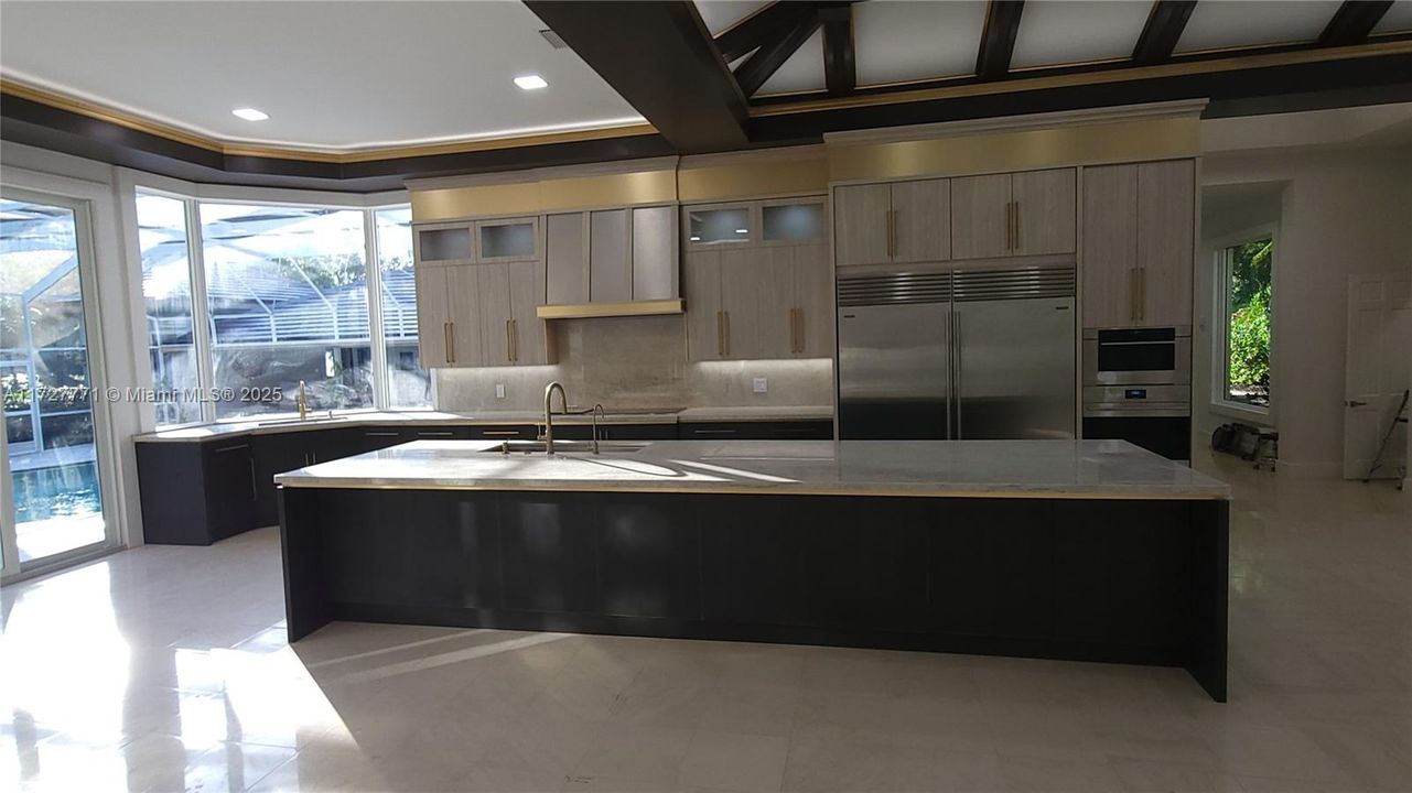 For Sale: $2,899,999 (6 beds, 7 baths, 8354 Square Feet)