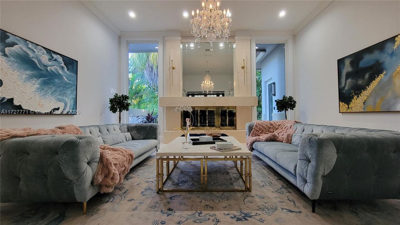 For Sale: $2,899,999 (6 beds, 7 baths, 8354 Square Feet)