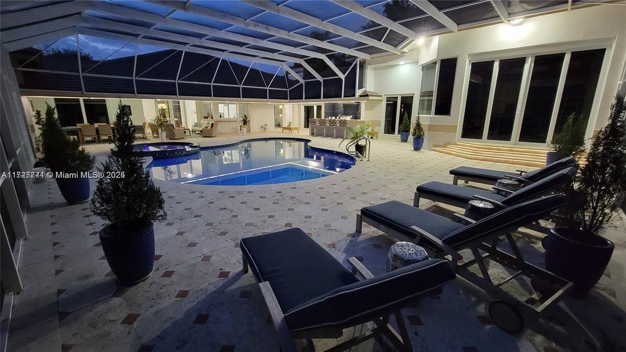 For Sale: $2,899,999 (6 beds, 7 baths, 8354 Square Feet)