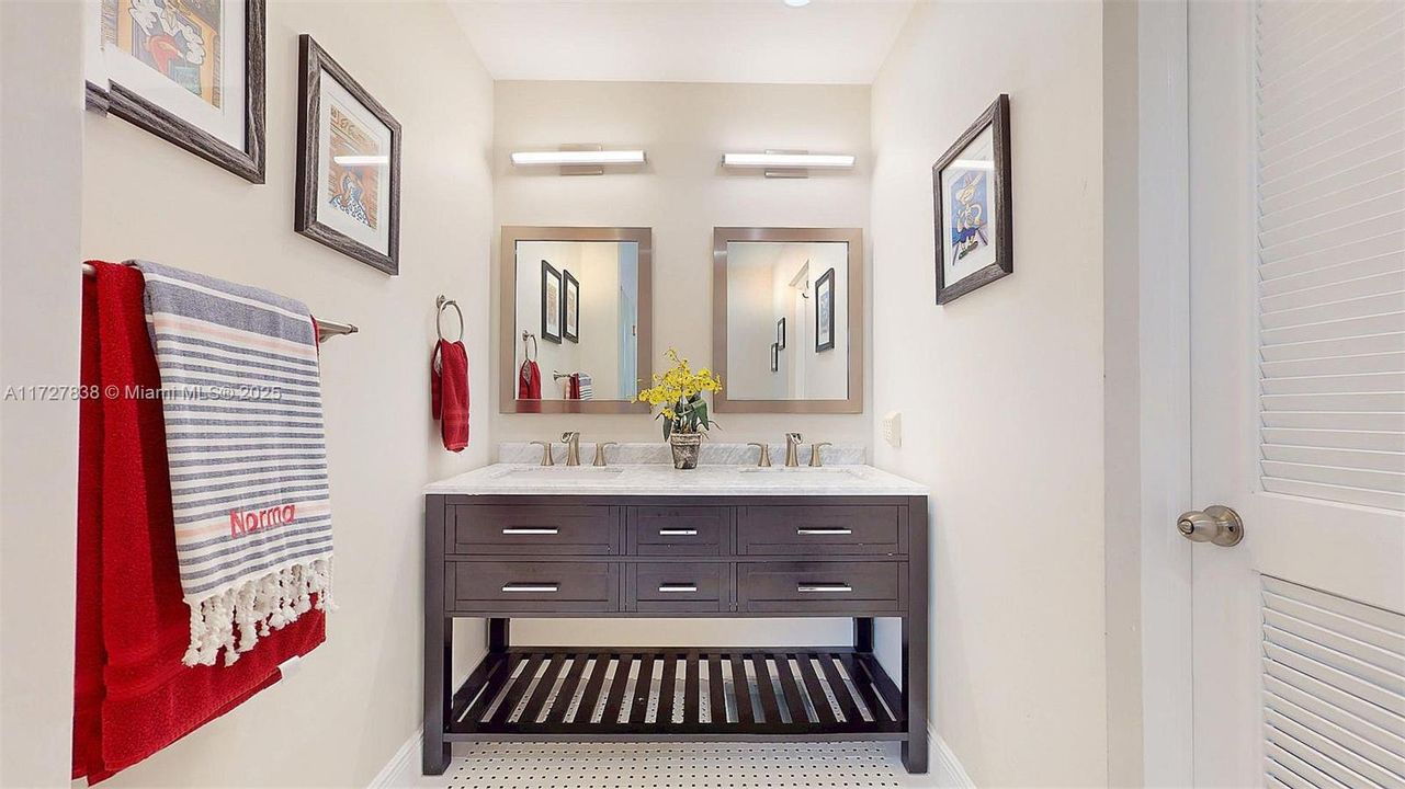 En Venta: $2,192,643 (3 camas, 3 baños, 2625 Pies cuadrados)