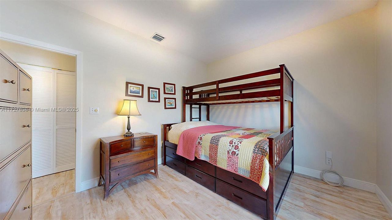 En Venta: $2,192,643 (3 camas, 3 baños, 2625 Pies cuadrados)