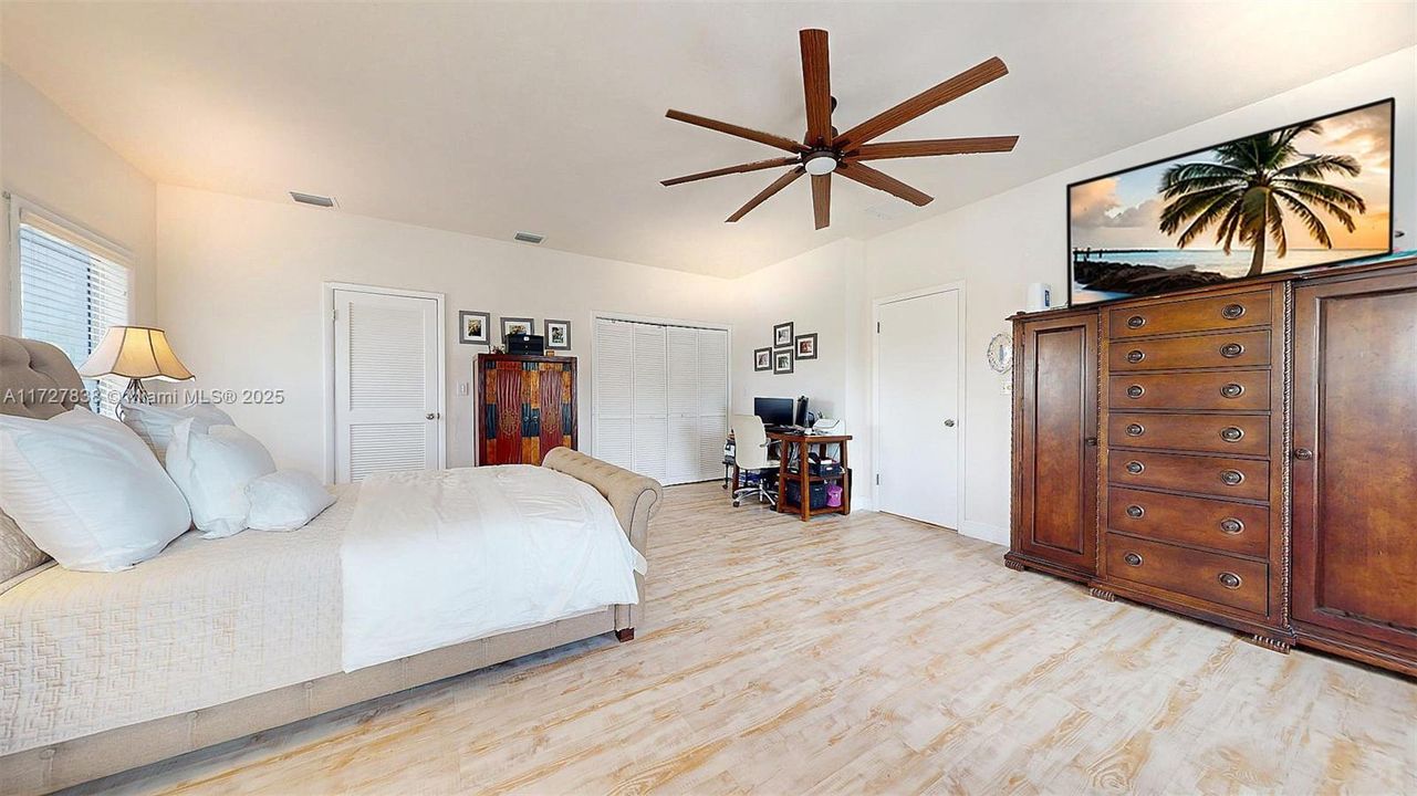 En Venta: $2,192,643 (3 camas, 3 baños, 2625 Pies cuadrados)