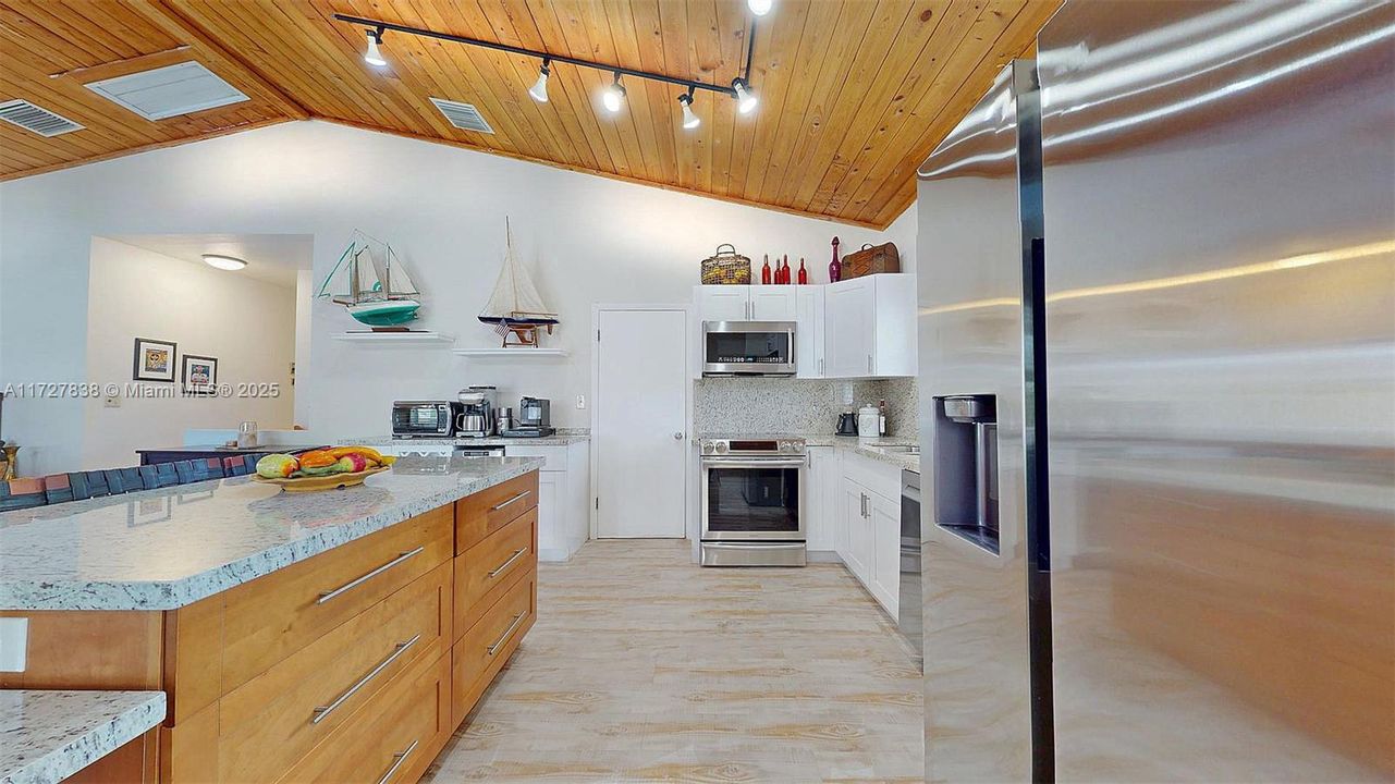 En Venta: $2,192,643 (3 camas, 3 baños, 2625 Pies cuadrados)