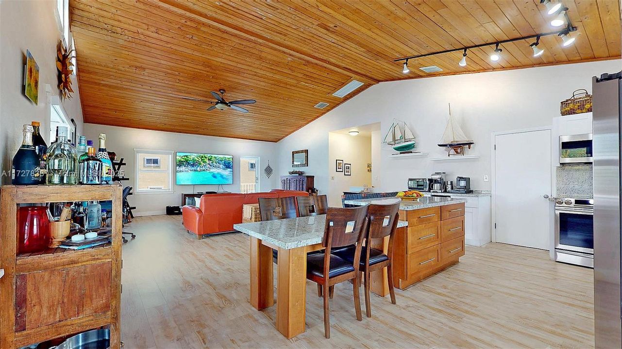 En Venta: $2,192,643 (3 camas, 3 baños, 2625 Pies cuadrados)