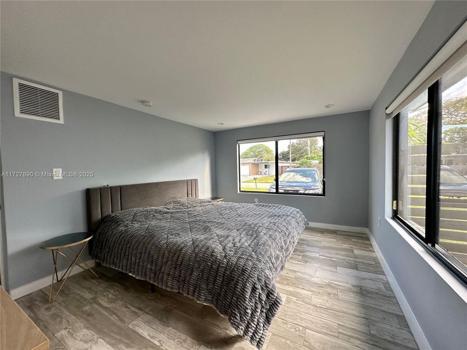 For Sale: $939,900 (3 beds, 2 baths, 1325 Square Feet)