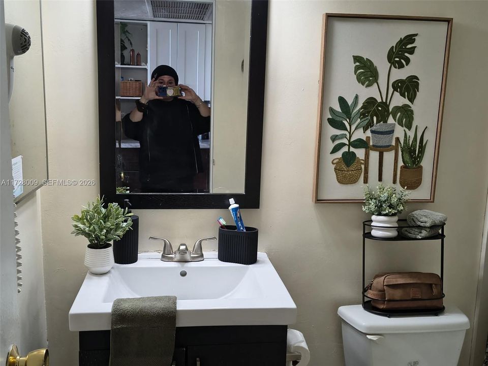 待售: $114,000 (0 贝兹, 1 浴室, 360 平方英尺)