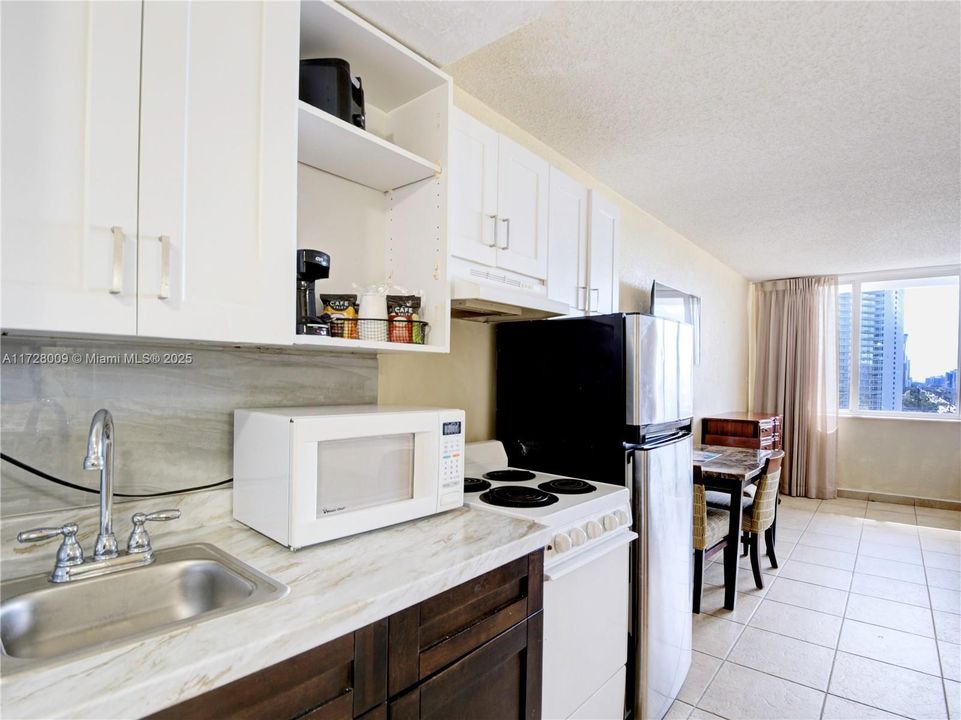 На продажу: $114,000 (0 спален, 1 ванн, 360 Квадратных фут)