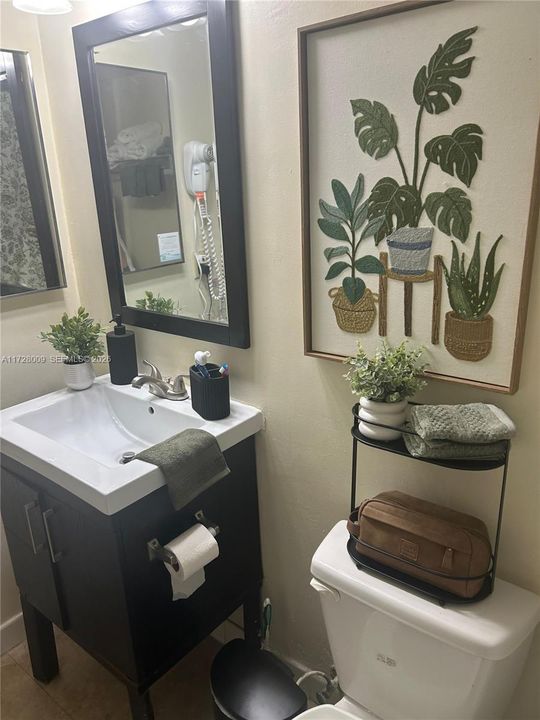 待售: $114,000 (0 贝兹, 1 浴室, 360 平方英尺)