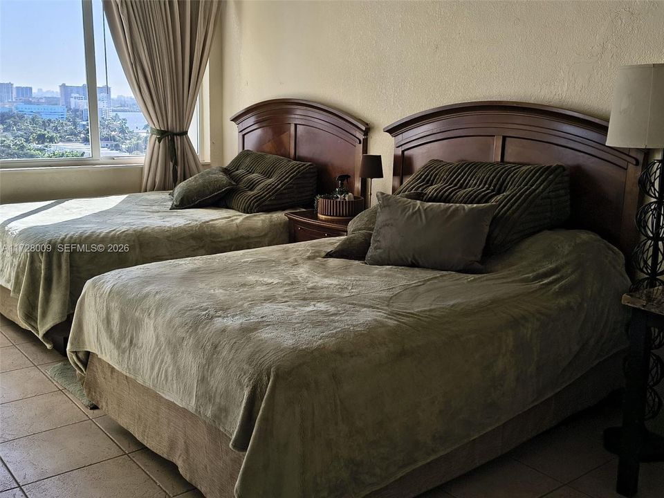 待售: $114,000 (0 贝兹, 1 浴室, 360 平方英尺)