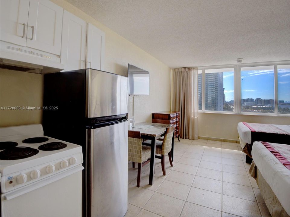 На продажу: $114,000 (0 спален, 1 ванн, 360 Квадратных фут)