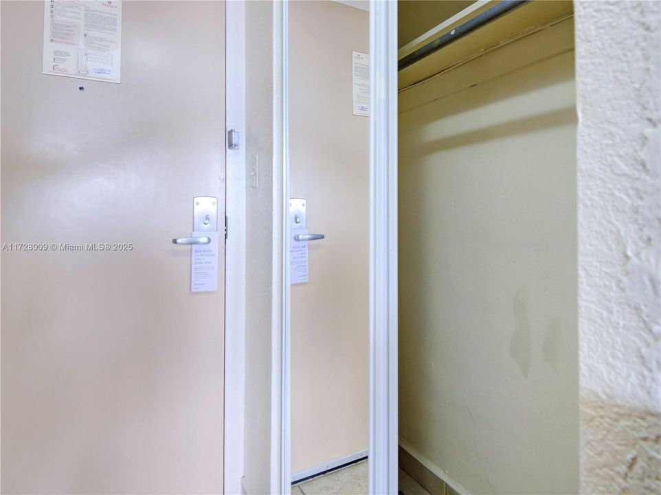 На продажу: $114,000 (0 спален, 1 ванн, 360 Квадратных фут)