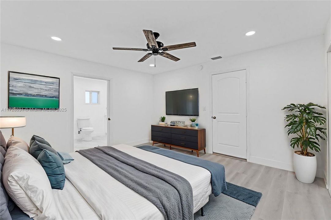 Recientemente alquilado: $4,200 (4 camas, 3 baños, 1856 Pies cuadrados)