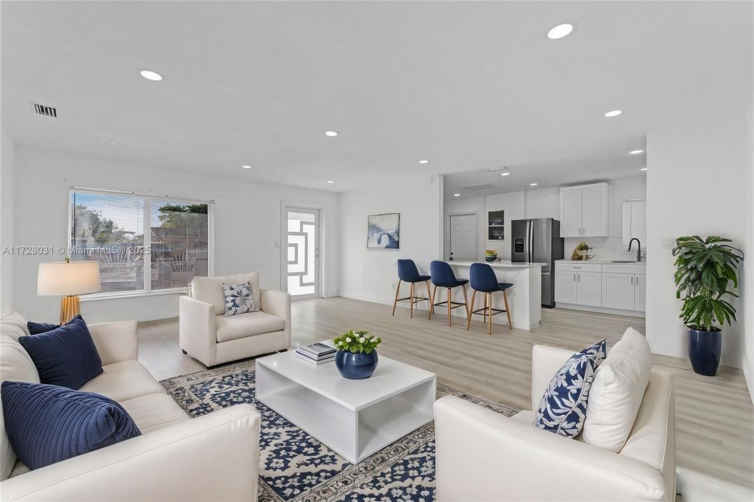 Recientemente alquilado: $4,200 (4 camas, 3 baños, 1856 Pies cuadrados)