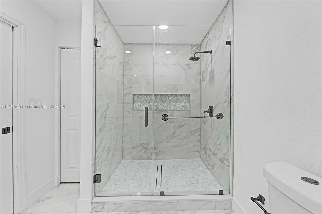 Recientemente alquilado: $4,200 (4 camas, 3 baños, 1856 Pies cuadrados)