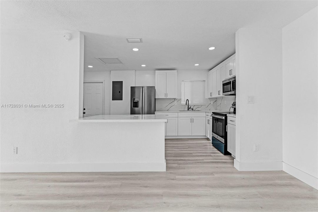 Recientemente alquilado: $4,200 (4 camas, 3 baños, 1856 Pies cuadrados)