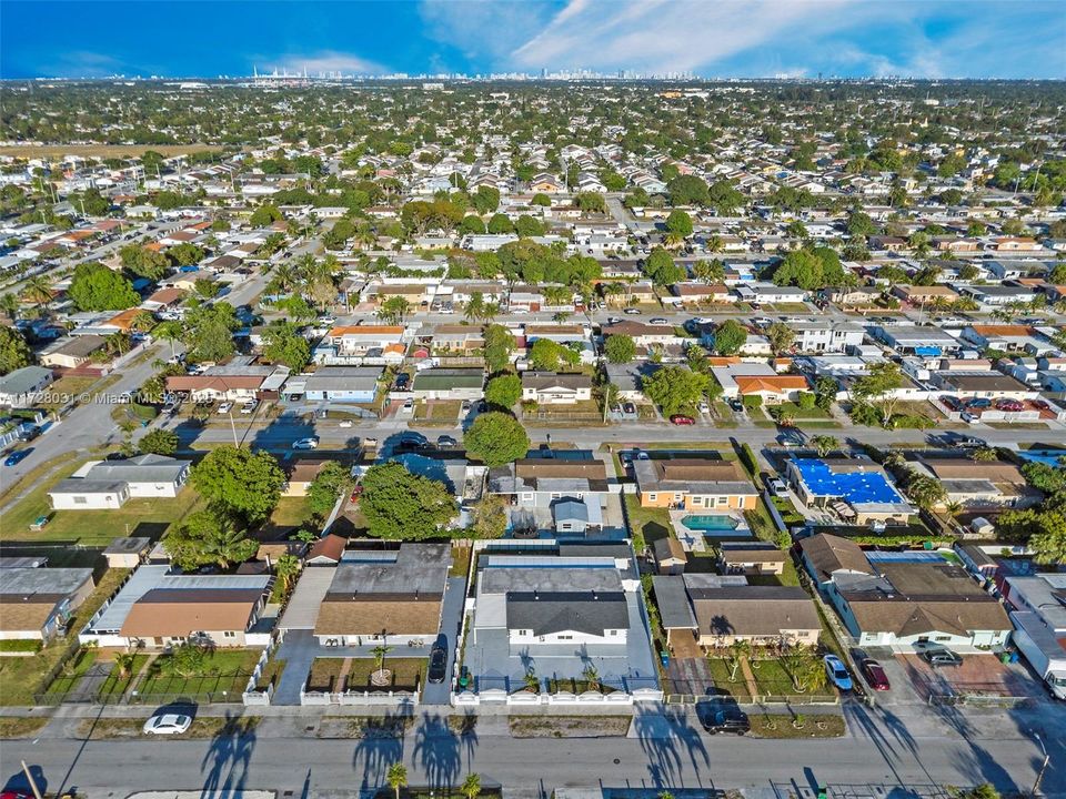 Recientemente alquilado: $4,200 (4 camas, 3 baños, 1856 Pies cuadrados)