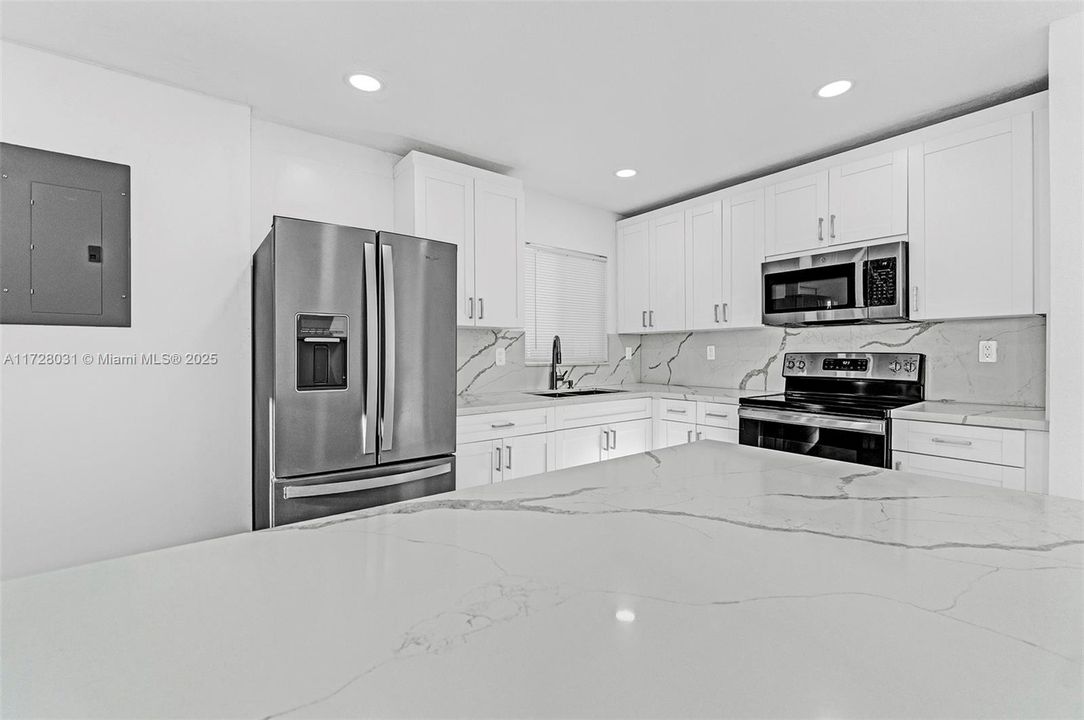 Recientemente alquilado: $4,200 (4 camas, 3 baños, 1856 Pies cuadrados)