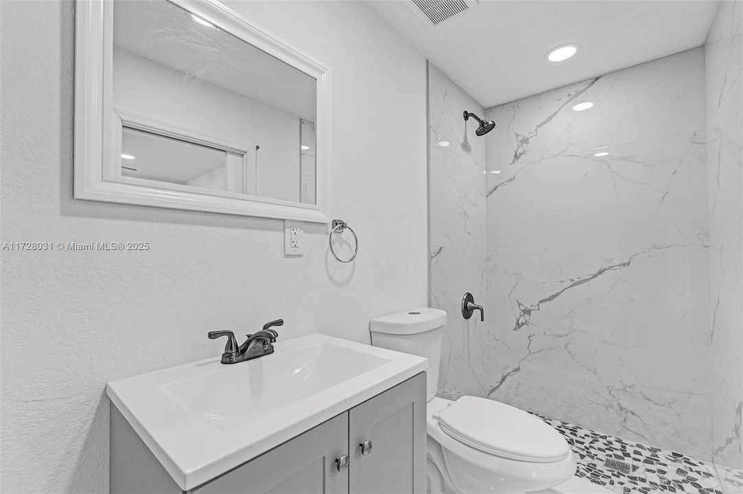 Recientemente alquilado: $4,200 (4 camas, 3 baños, 1856 Pies cuadrados)