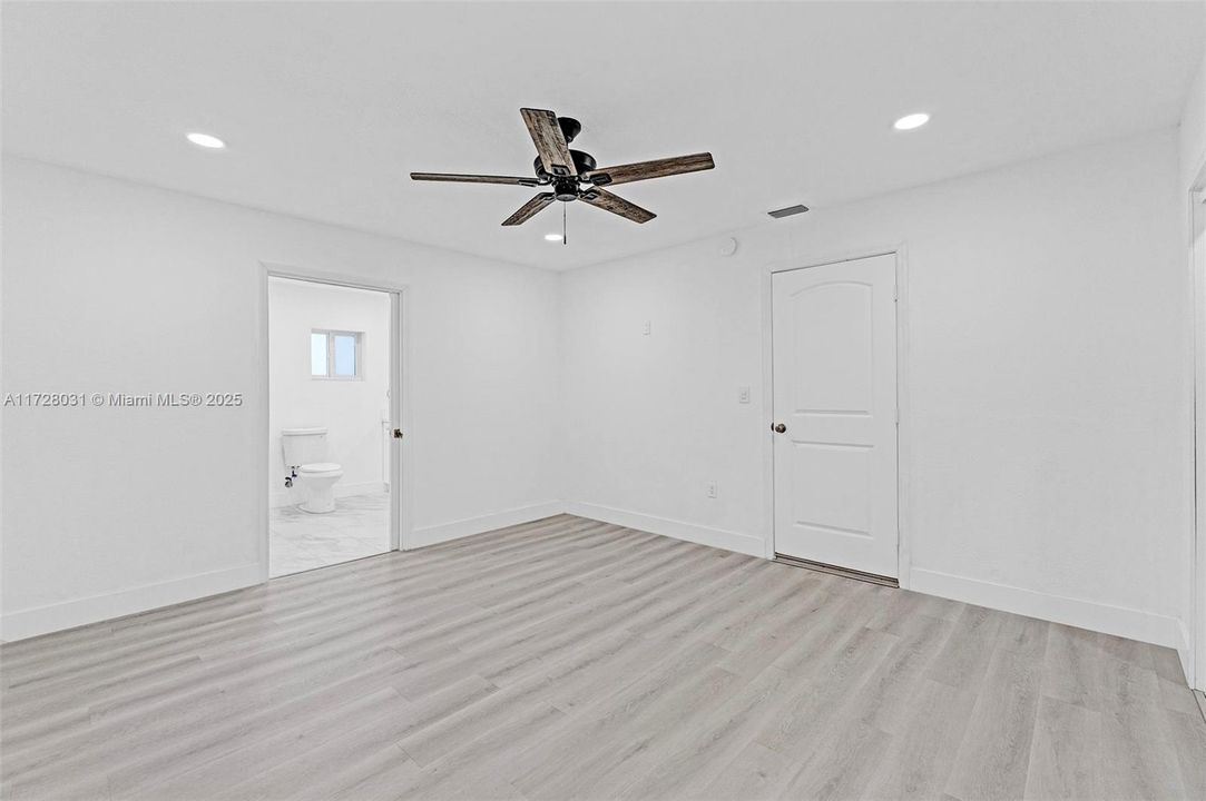 Recientemente alquilado: $4,200 (4 camas, 3 baños, 1856 Pies cuadrados)