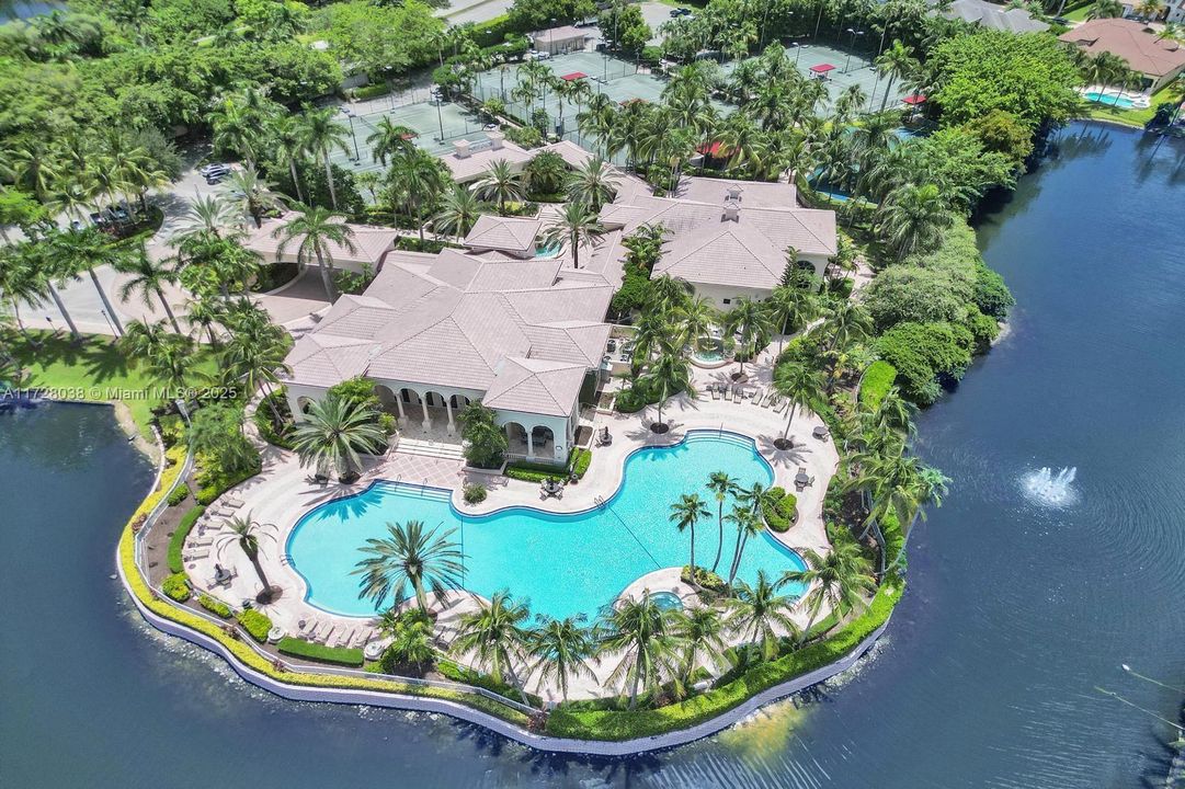 Vendido Recientemente: $3,389,000 (7 camas, 7 baños, 6368 Pies cuadrados)