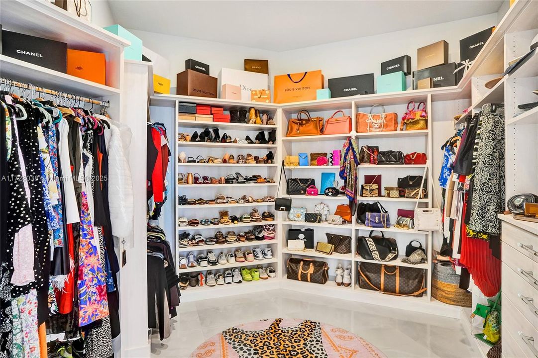 Vendido Recientemente: $3,389,000 (7 camas, 7 baños, 6368 Pies cuadrados)