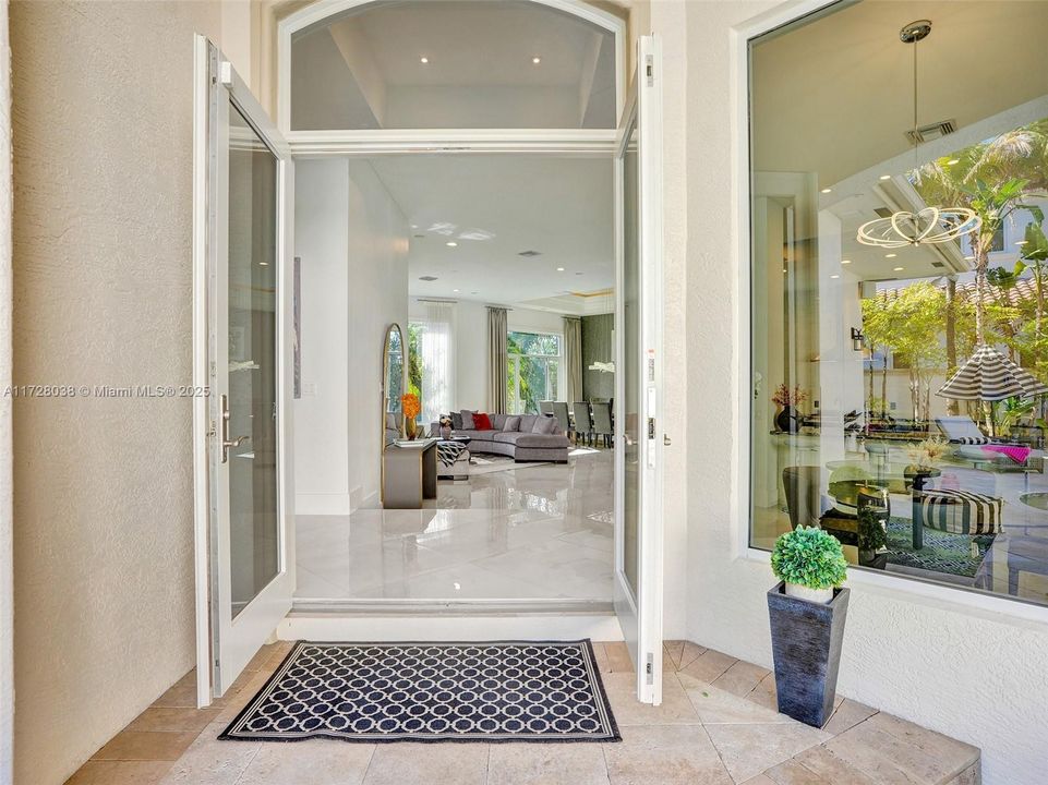 Vendido Recientemente: $3,389,000 (7 camas, 7 baños, 6368 Pies cuadrados)