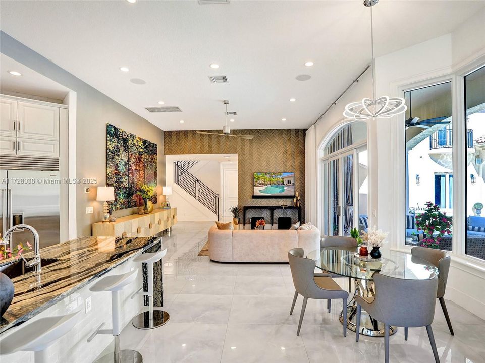 Vendido Recientemente: $3,389,000 (7 camas, 7 baños, 6368 Pies cuadrados)
