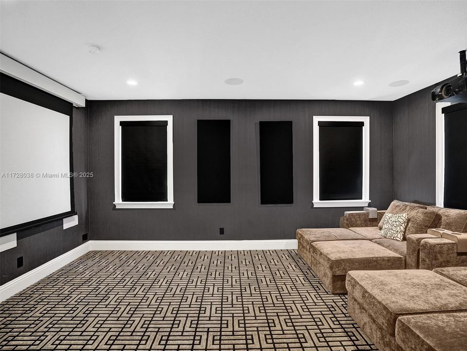 Vendido Recientemente: $3,389,000 (7 camas, 7 baños, 6368 Pies cuadrados)