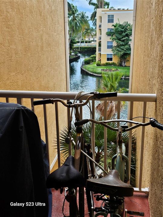 待售: $248,000 (1 贝兹, 1 浴室, 727 平方英尺)