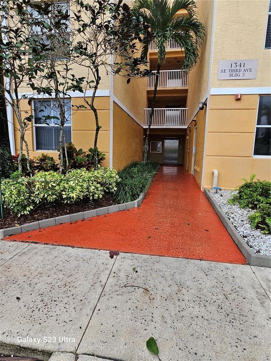 待售: $248,000 (1 贝兹, 1 浴室, 727 平方英尺)